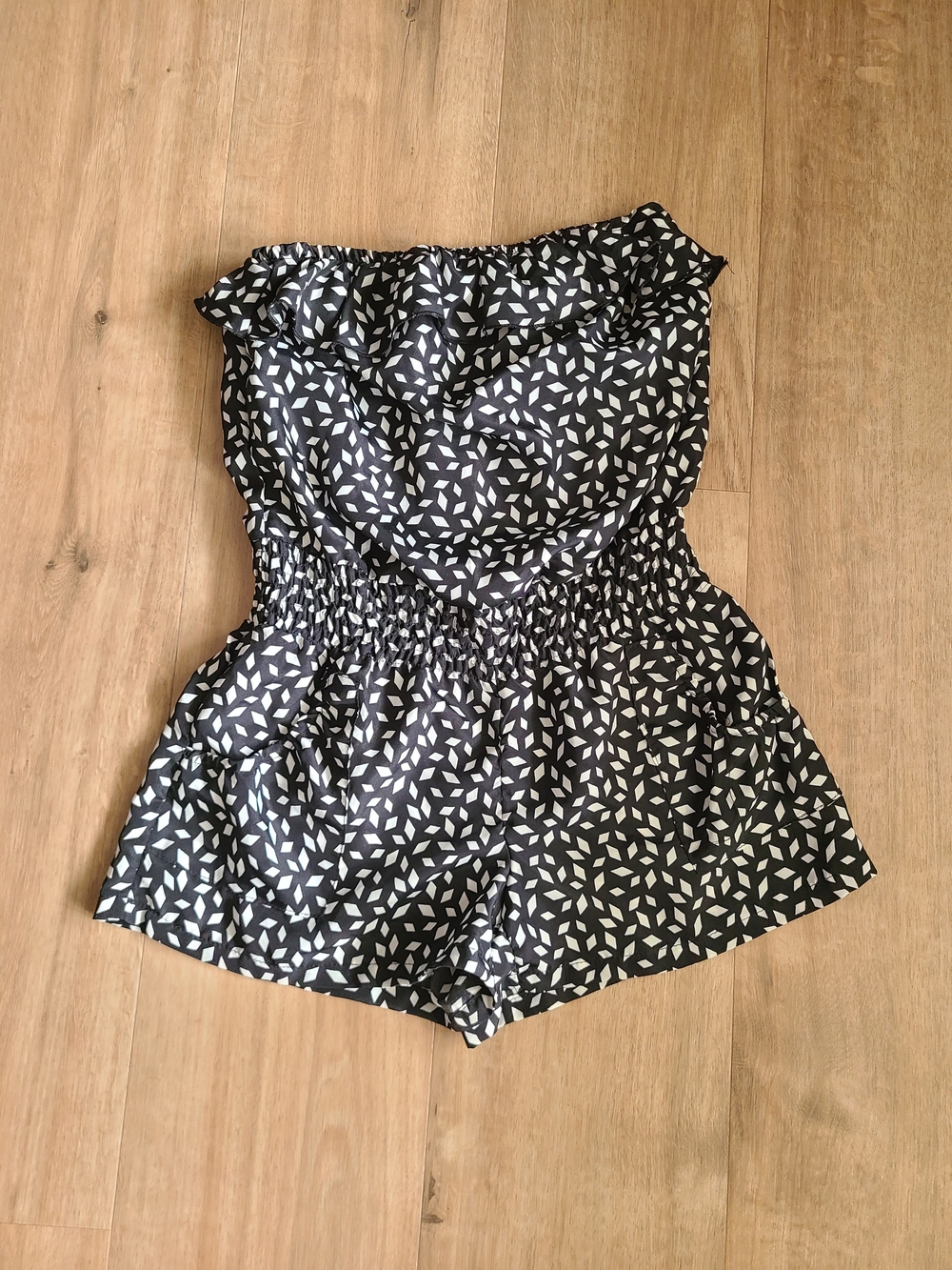 Charlotte Russe Black & White Geometric Strapless Romper